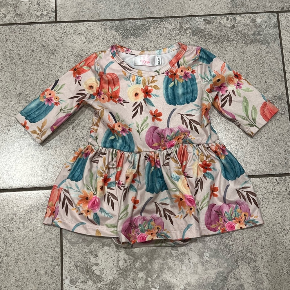 Adorable pumpkin twirl 6-12 Months